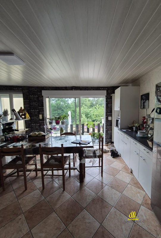 Maison - 198 m² - 8 pièces