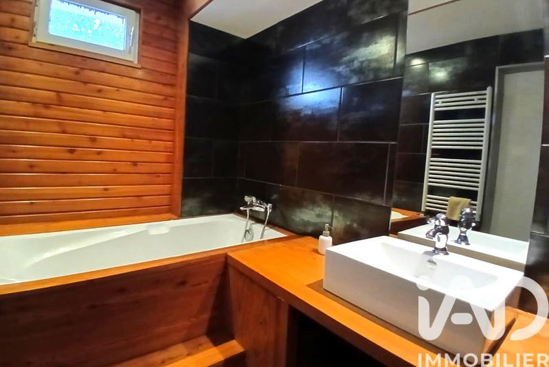 Appartement - 575 m² - 26 pièces