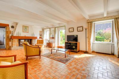 Maison - 180 m² - 8 pièces