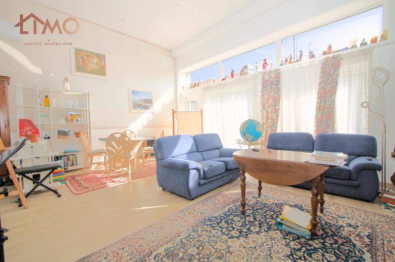 Maison - 300 m² - 12 pièces