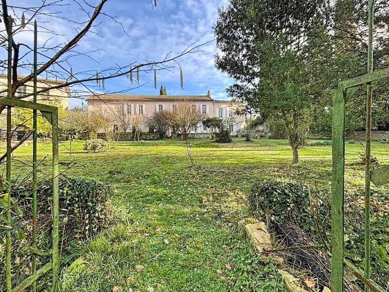 Maison - 298 m² - 13 pièces