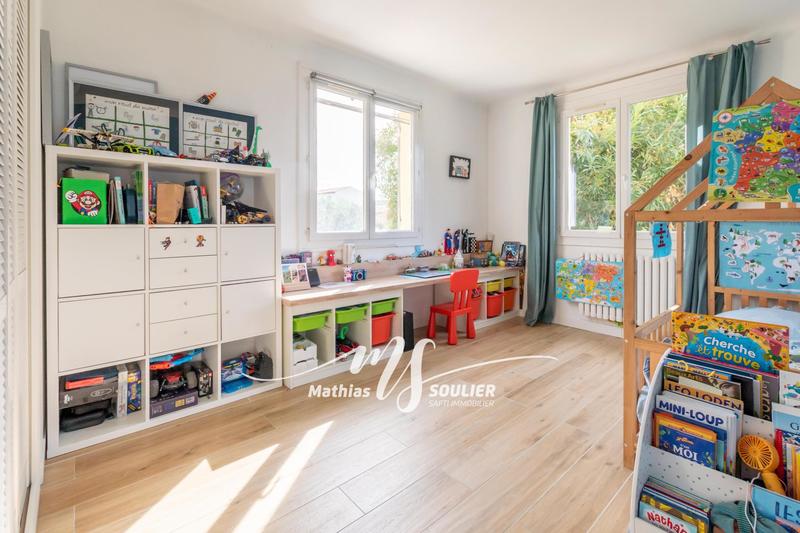 Maison - 240 m² - 9 pièces