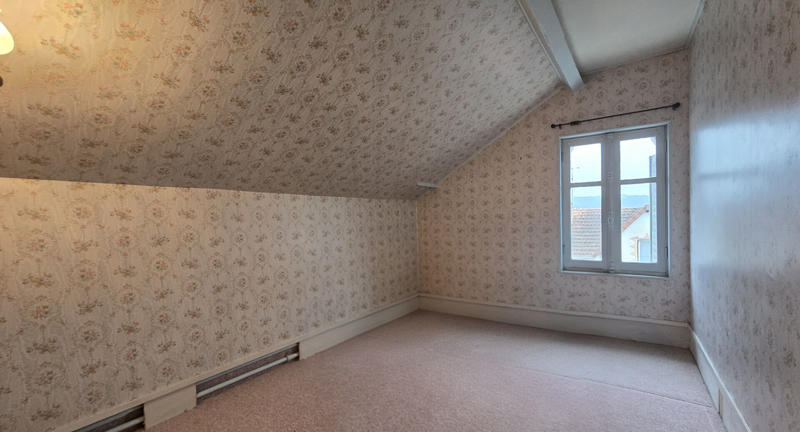 Maison - 92 m² - 5 pièces