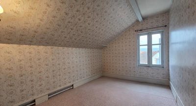 Maison - 92 m² - 5 pièces