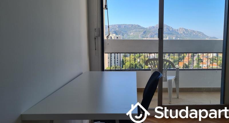 Chambre - 13 m² - 1 pièce