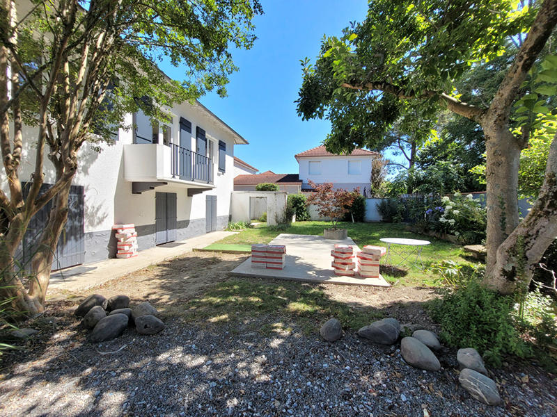 Maison - 205 m² - 6 pièces