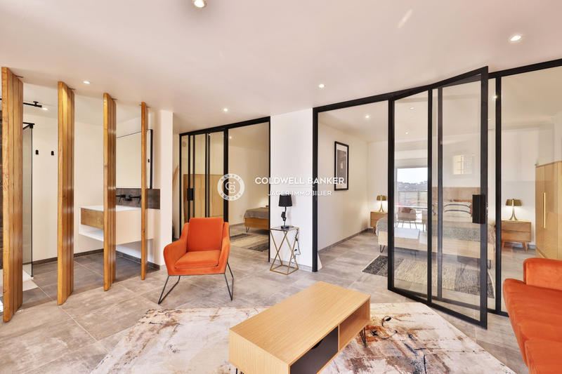 Villa - 249 m² - 8 pièces