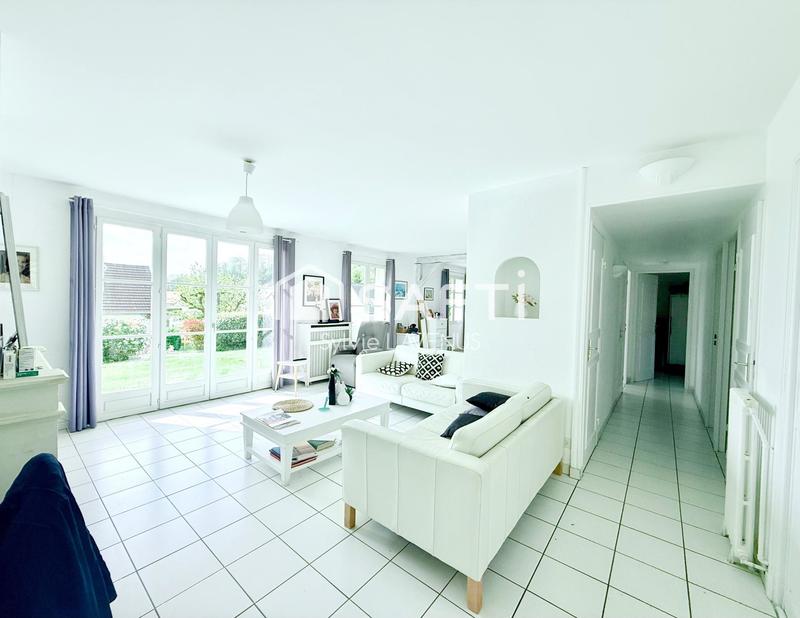 Maison - 180 m² - 7 pièces