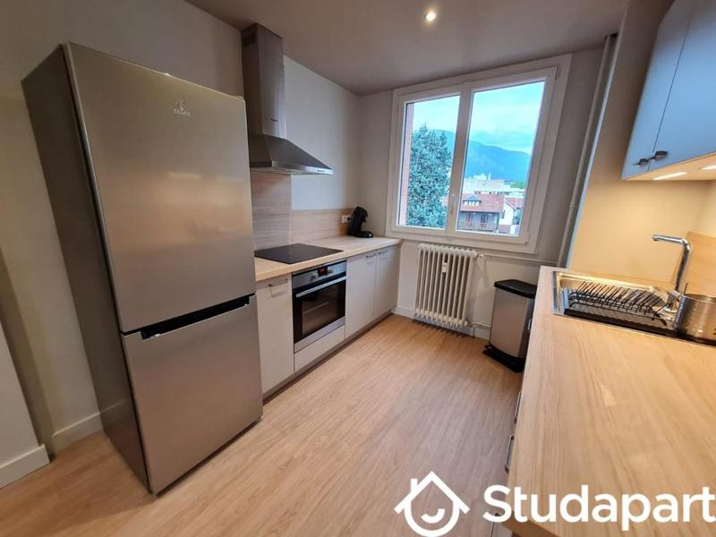 Chambre - 9 m² - 1 pièce