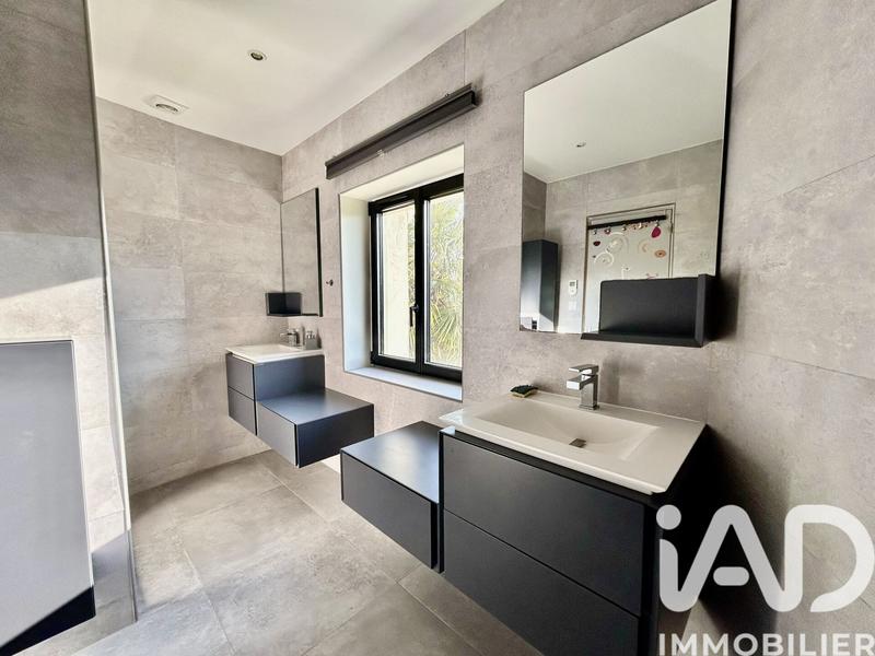 Maison - 354 m² - 12 pièces