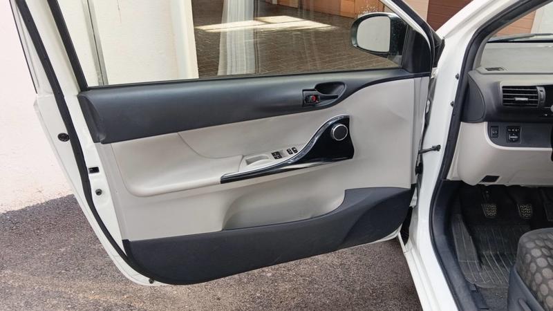 Toyota iQ 1.0 Vvt-I 68 2