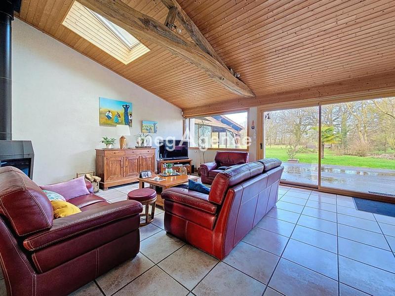 Maison - 200 m² - 9 pièces