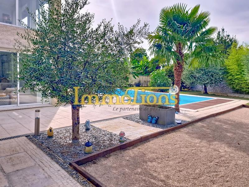 Maison - 166 m² - 6 pièces