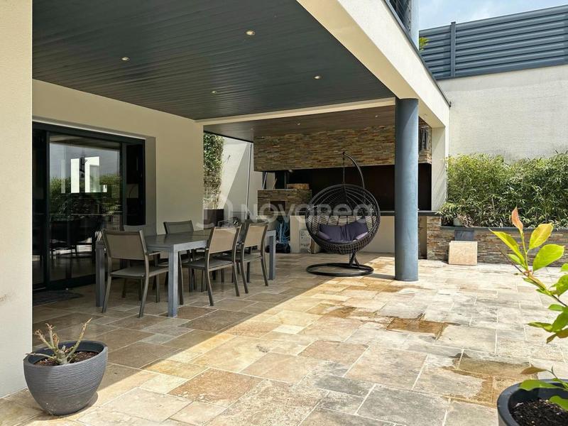 Maison - 189 m² - 7 pièces