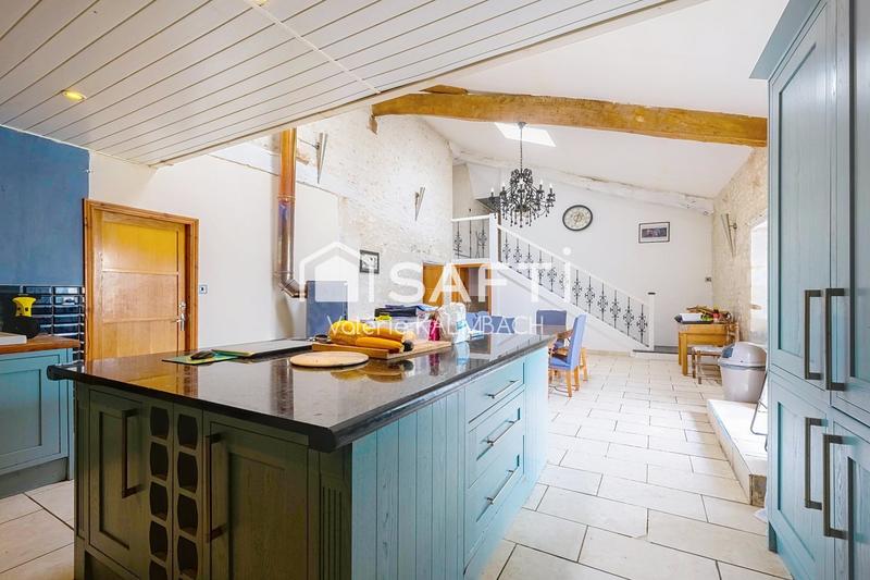 Maison - 250 m² - 9 pièces