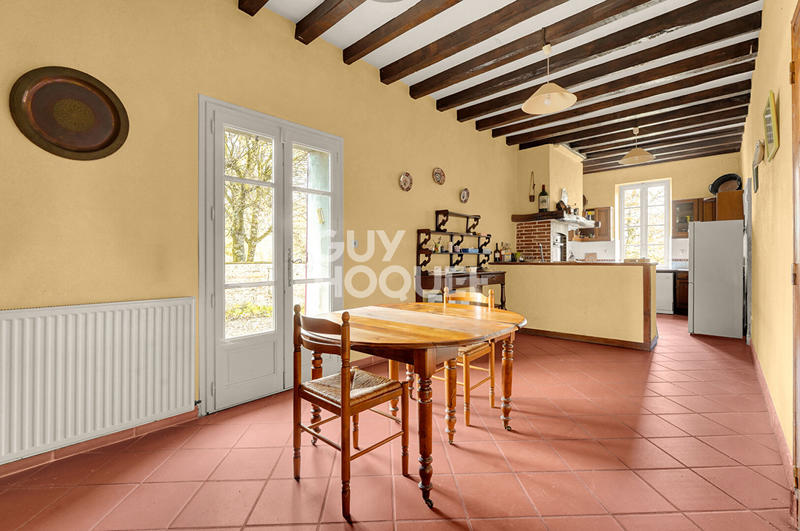 Maison - 360 m² - 11 pièces