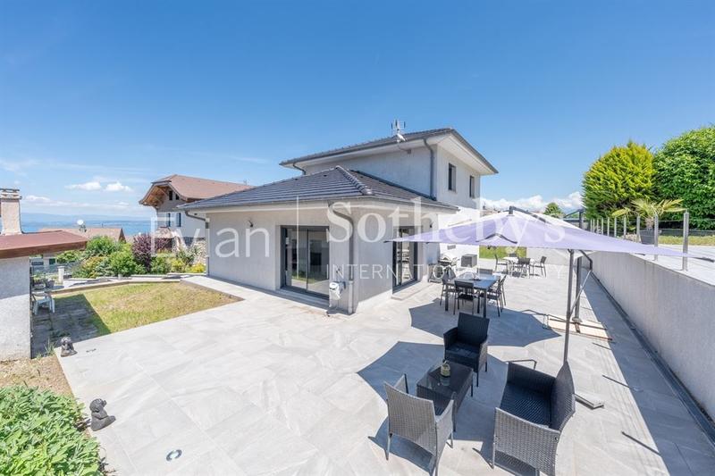 Maison - 200 m² - 6 pièces