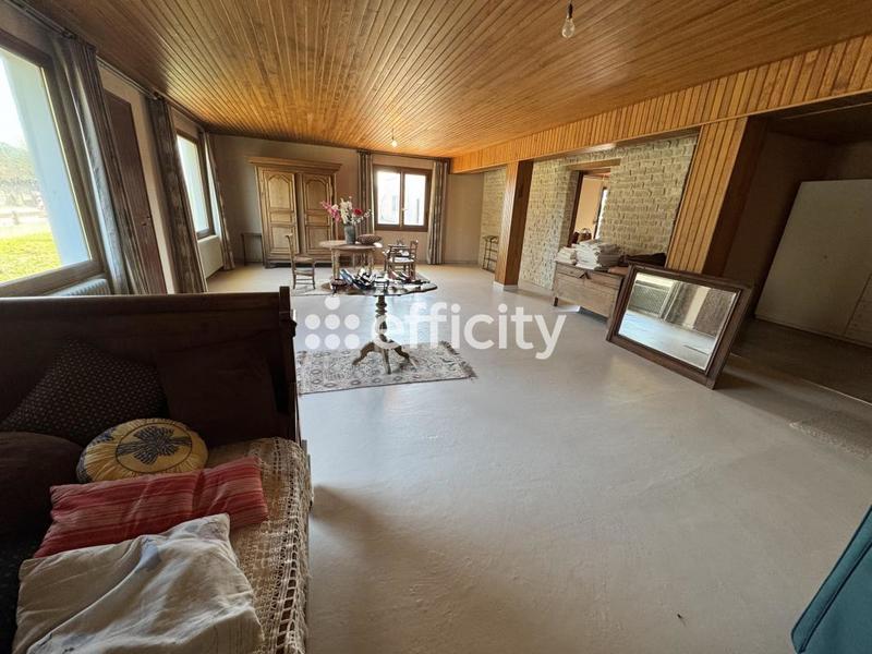 Maison - 230 m² - 8 pièces