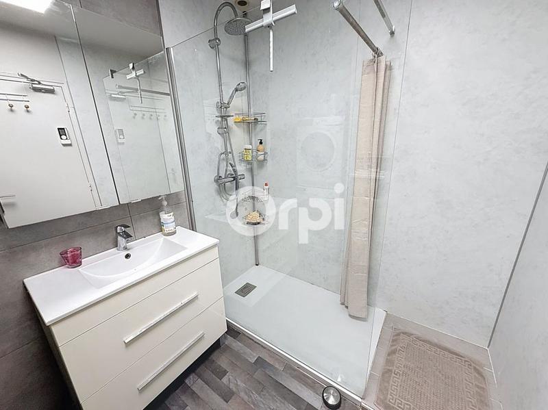 Maison - 200 m² - 6 pièces