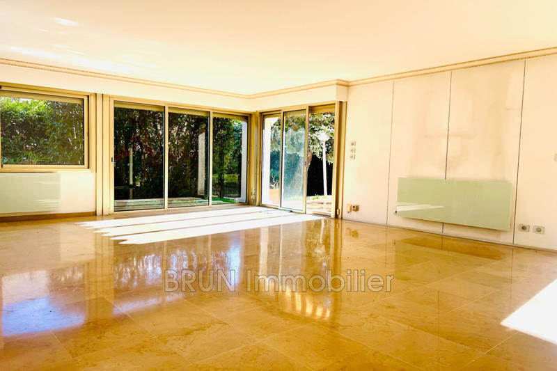 Appartement - 180 m² - 6 pièces