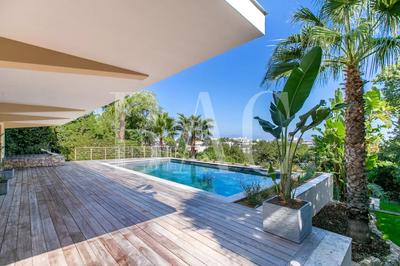 Villa - 320 m² - 8 pièces