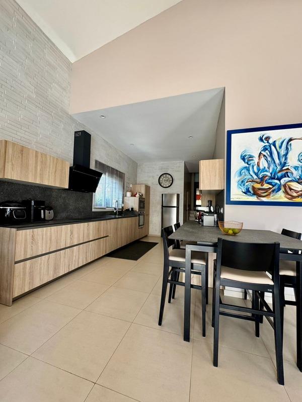 Maison - 229 m² - 6 pièces