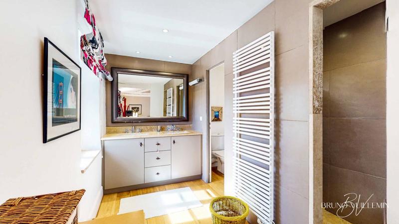 Demeure - 413 m² - 14 pièces