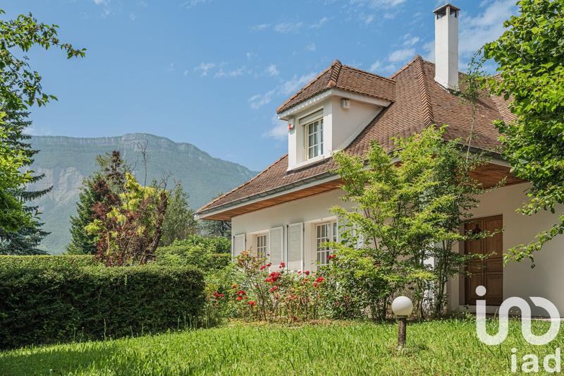 Maison - 205 m² - 5 pièces