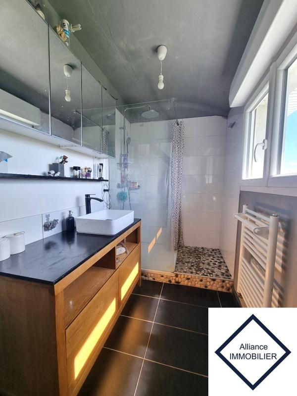 Maison - 177 m² - 7 pièces