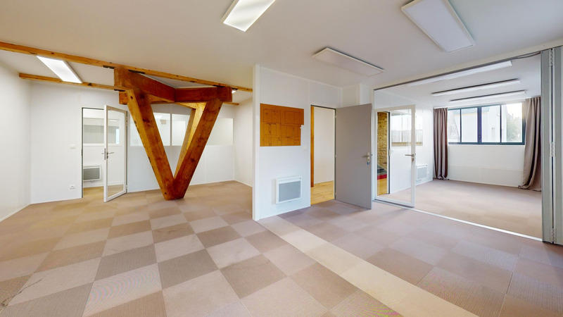 Local commercial - 218 m² - 1 pièce