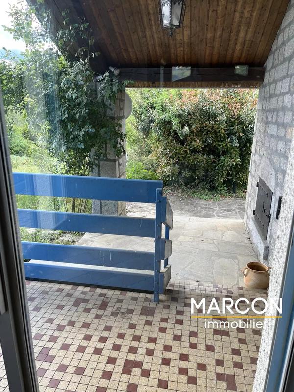 Maison - 225 m² - 7 pièces