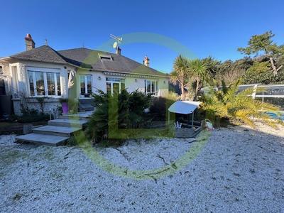 Maison - 224 m² - 7 pièces