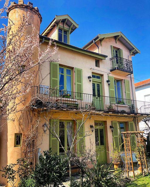 Maison - 185 m² - 10 pièces