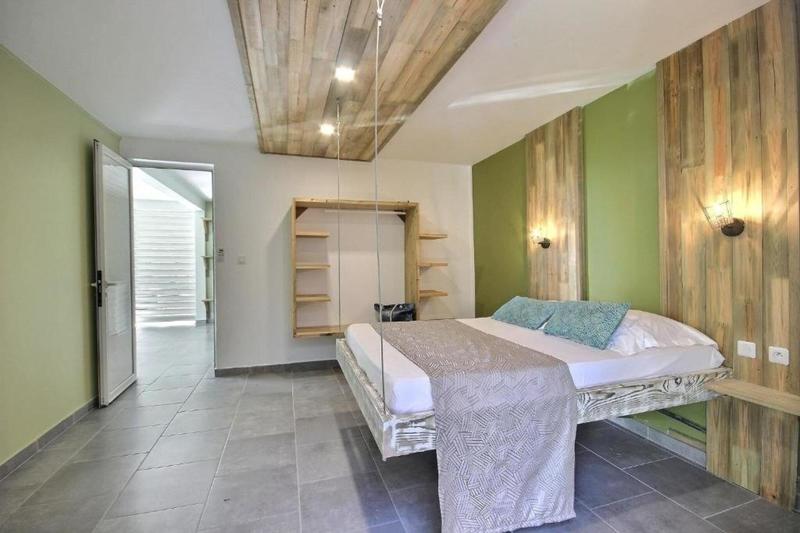 Maison - 277 m² - 8 pièces