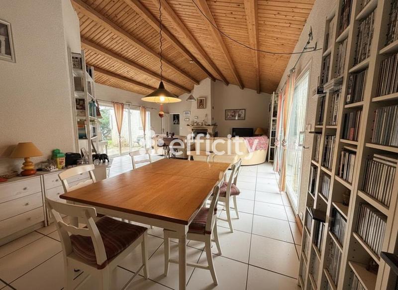 Maison - 167 m² - 6 pièces