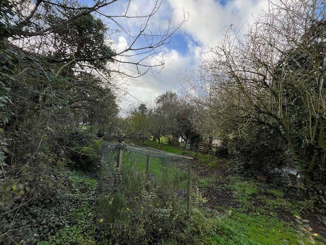 Terrain constructible - 1 200 m²