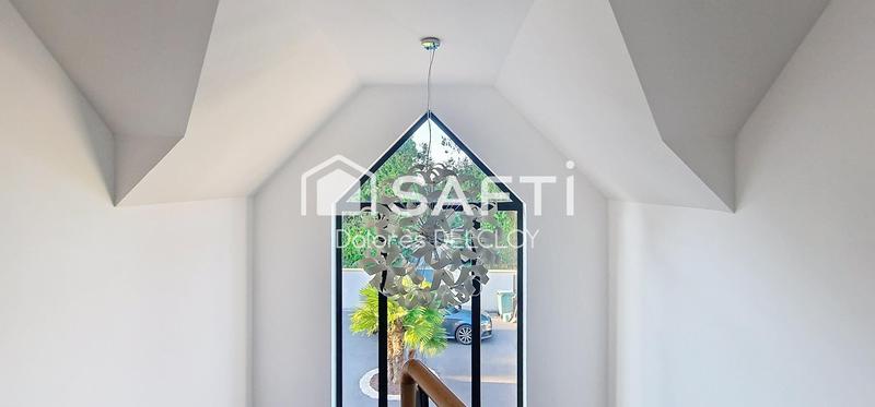 Maison - 180 m² - 7 pièces