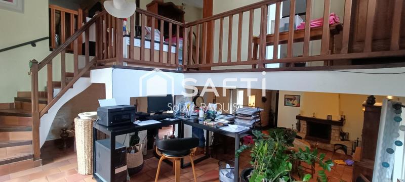 Maison - 225 m² - 7 pièces