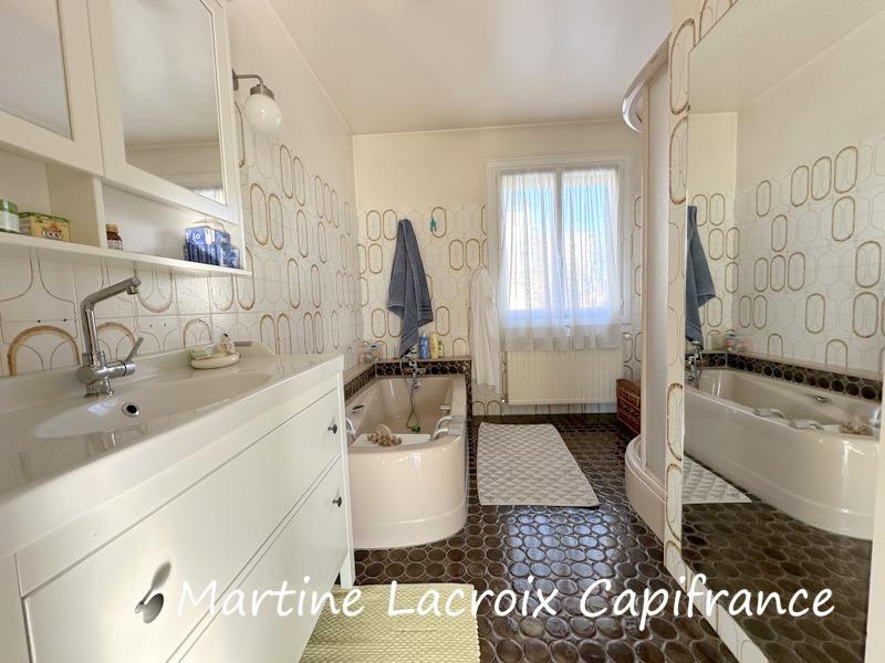 Maison - 135 m² - 6 pièces