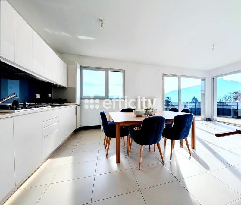 Appartement - 77 m² - 4 pièces