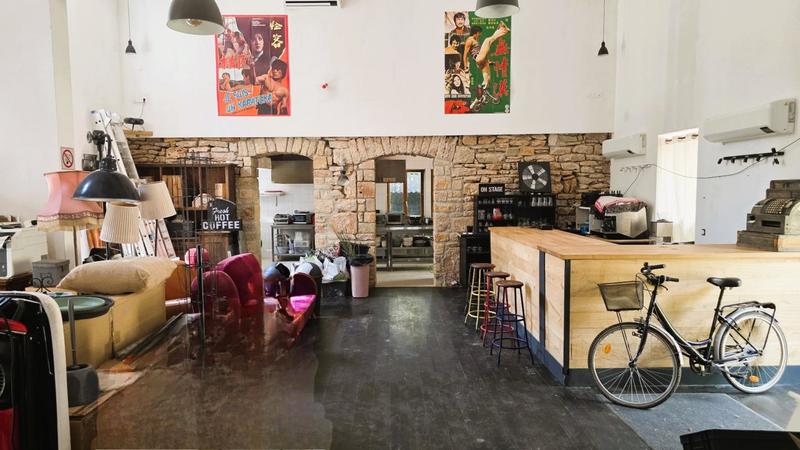 Maison - 390 m² - 11 pièces