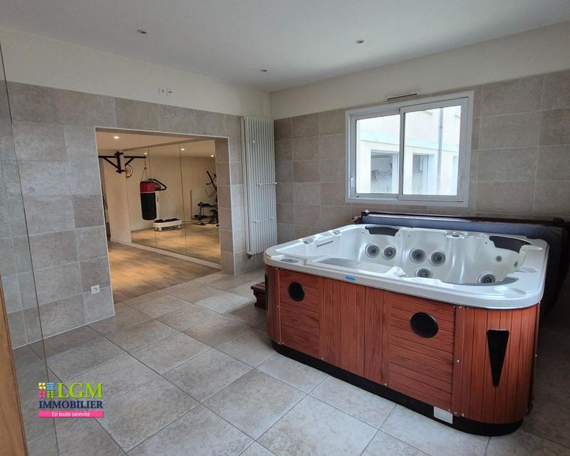 Villa - 525 m² - 7 pièces