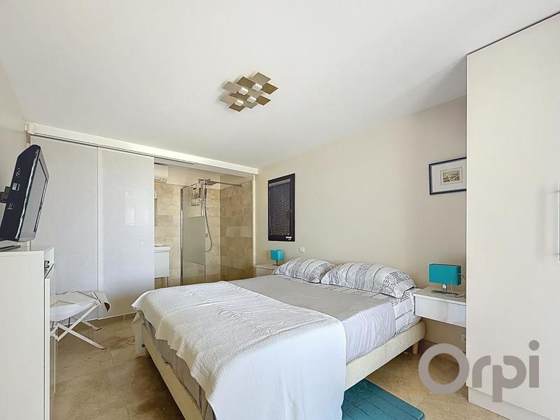 Maison - 225 m² - 7 pièces