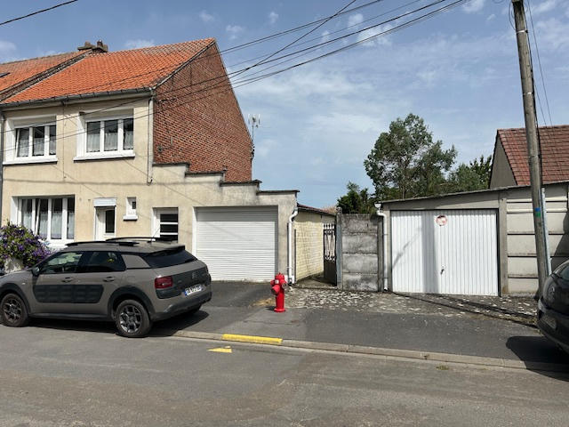 Maison - 80 m² - 8 pièces