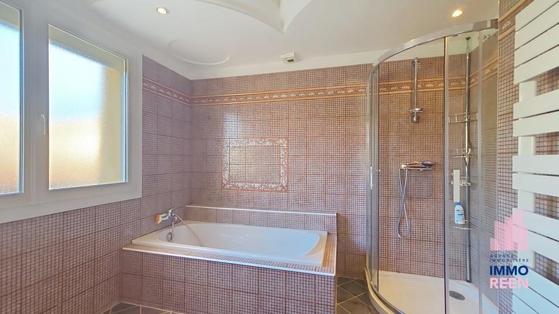 Villa - 177 m² - 8 pièces