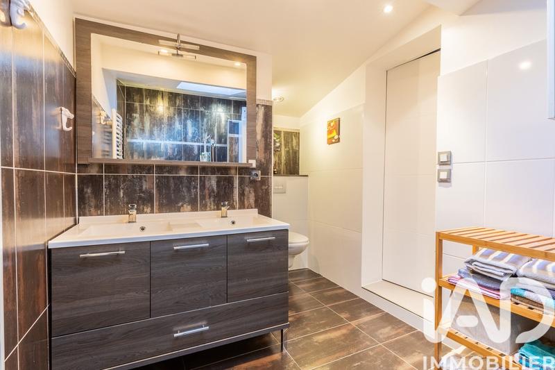 Maison - 122 m² - 5 pièces