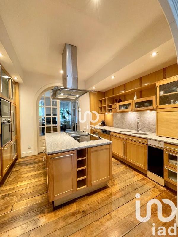 Maison - 527 m² - 5 pièces