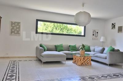 Maison - 251 m² - 7 pièces