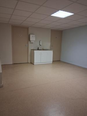 Local d'activité / Entrepôt - 192 m² - 3 pièces