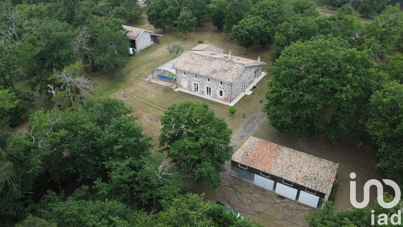 Maison - 260 m² - 10 pièces